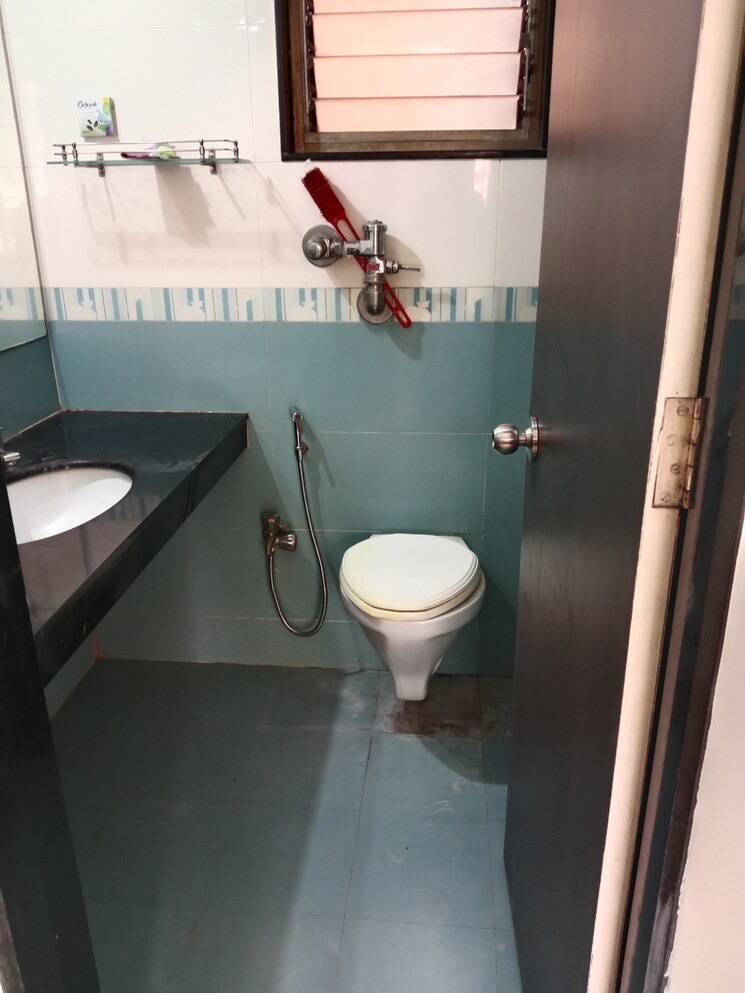 Bathroom, neelkanth-palms 2.5 Bedroom 930 Sq.Ft. Apartment In Kapur Bawdi Thane 8962861