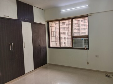 Room in 2.5 BHK Apartment at Neelkanth Palms, Kapur Bawdi – for Rent
