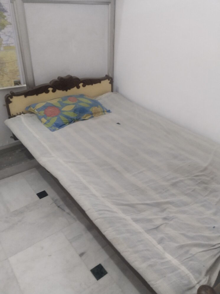 Room, gomti nagar 1.5 Bedroom 1200 Sq.Ft. Builder Floor In Gomti Nagar Lucknow 8962863