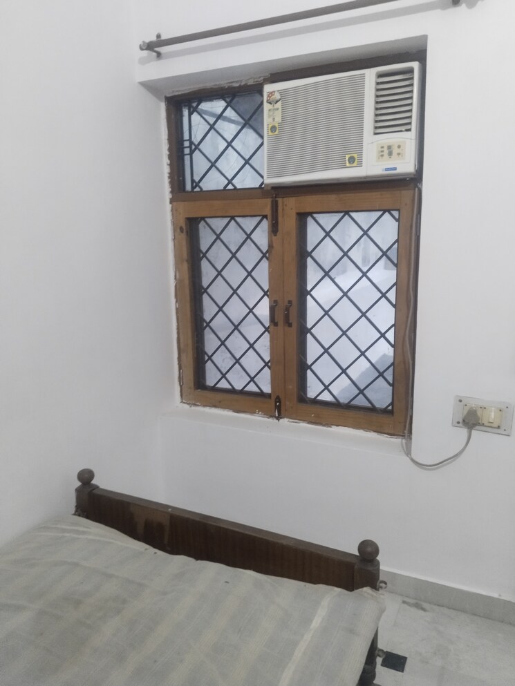 Room, gomti nagar 1.5 Bedroom 1200 Sq.Ft. Builder Floor In Gomti Nagar Lucknow 8962863