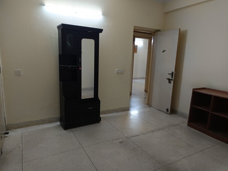 Room, auram-floor 3 Bedroom 1650 Sq.Ft. Builder Floor In South City 2 Gurgaon 8962881