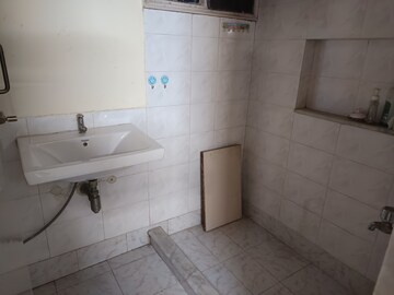 Bathroom in 3 BHK Builder Floor at Auram Floor, South City 2 – for Sale