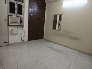 Room in 3 BHK Builder Floor at Auram Floor, South City 2 – for Sale