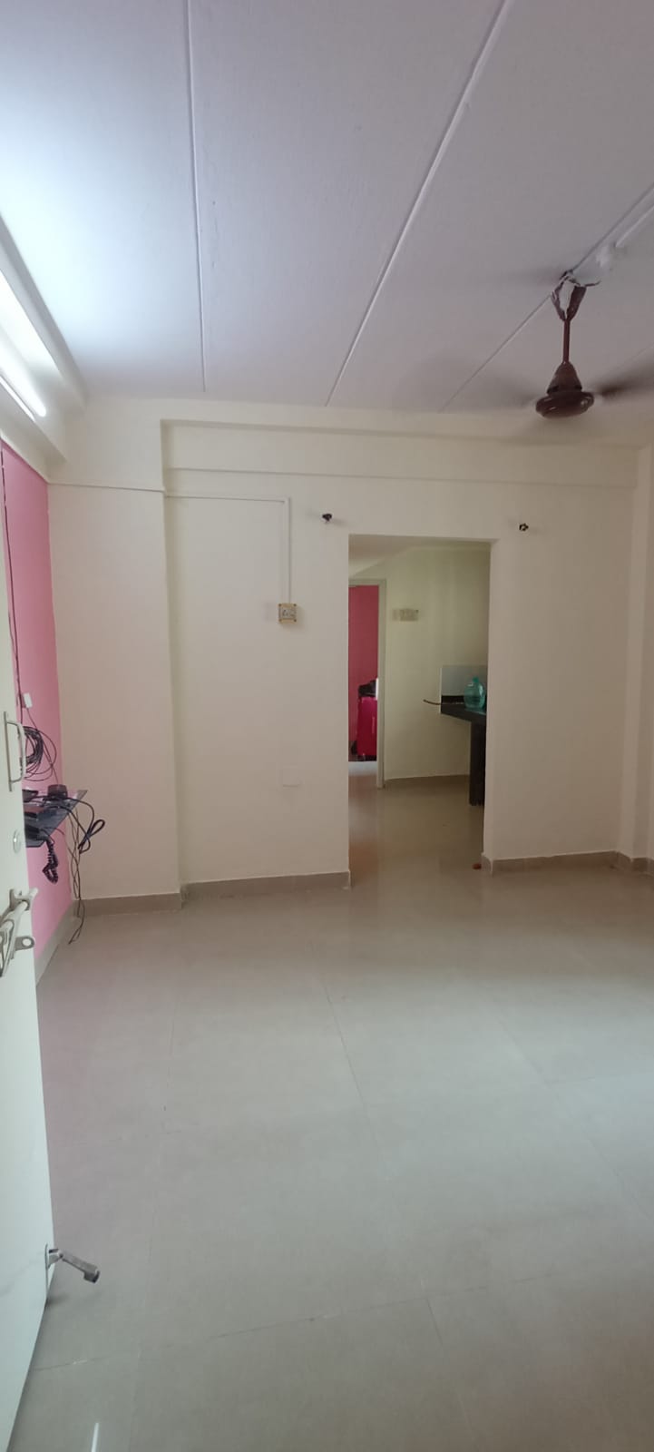 1 BHK Apartment For Rent in Triveni Tower