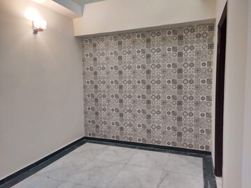 Room in 3.5 BHK Villa at Unitech Deerwood Chase, Nirvana Country – for Rent