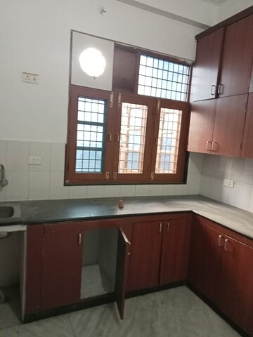 Kitchen in 3 BHK Builder Floor at Gomti Nagar – for Rent
