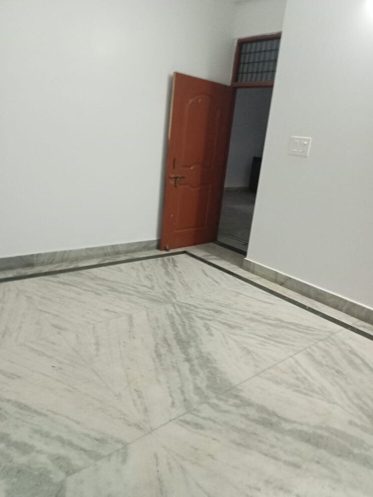 Room, gomti nagar 3 Bedroom 2500 Sq.Ft. Builder Floor In Gomti Nagar Lucknow 8962899
