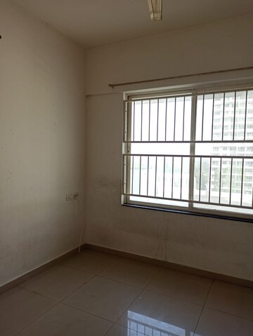 Room in 2 BHK Apartment at Kolte Patil Life Republic, Hinjewadi – for Rent