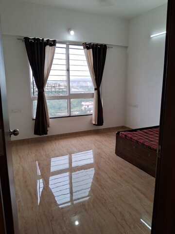 Room in 1 BHK Apartment at VTP Leonara, Mahalunge – for Rent