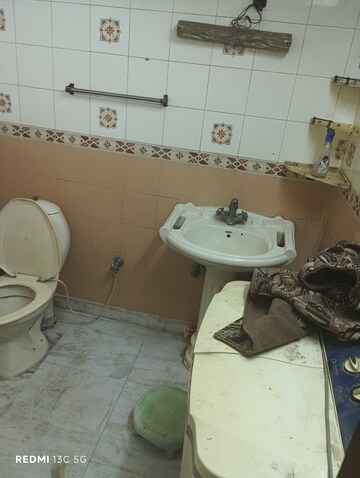 Team Area in 2 BHK Builder Floor at Lajpat Nagar I – for Rent