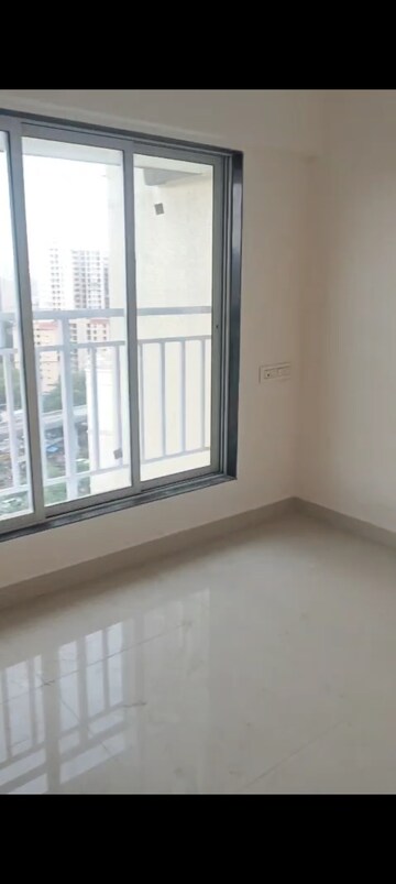 Room in 1 BHK Apartment at DGS Sheetal Tapovan, Malad East – for Rent
