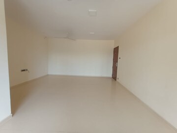 Bedroom in 2 BHK Apartment at RNA Continental, Chembur – for Rent