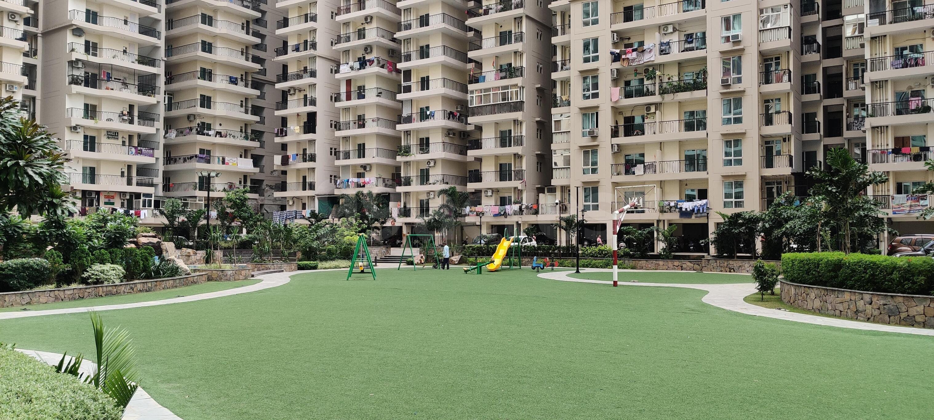 4 BHK + Servant Room Apartment For Sale in Windsor Paradise 2