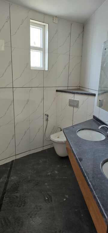 Attached Bathroom in 4 BHK Apartment at South Extension ii – for Rent
