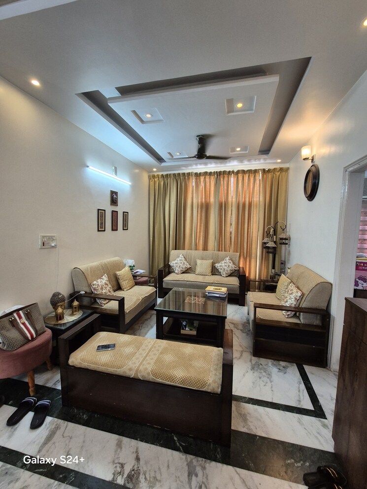 Living Room, sector 42 3 Bedroom 210 Sq.Yd. Builder Floor In Sector 42 Faridabad 8962916