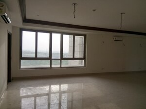 Room in 3 BHK Apartment at Jaypee Kalypso Court, Sector 128 – for Sale