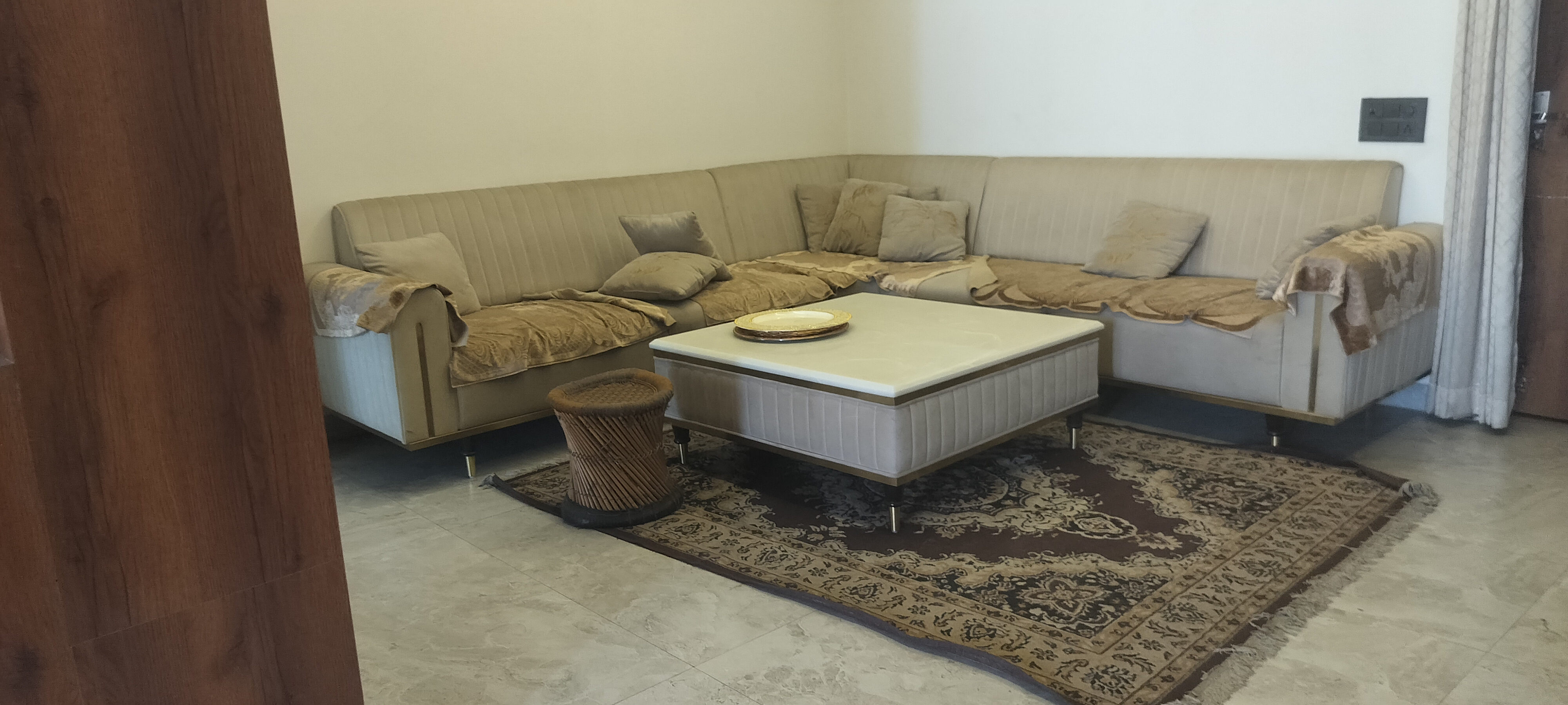 6+ BHK + Servant Room Independent House For Rent in RWA Apartments Sector 108