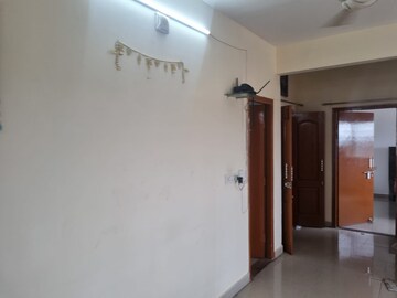 Room in 3 BHK Apartment at Sushant Golf City – for Rent