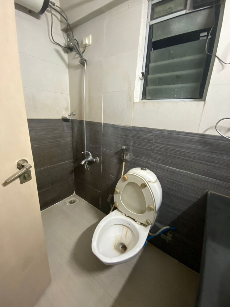 Bathroom, bhakti park 3 Bedroom 1000 Sq.Ft. Apartment In Bhakti Park Mumbai 8962997