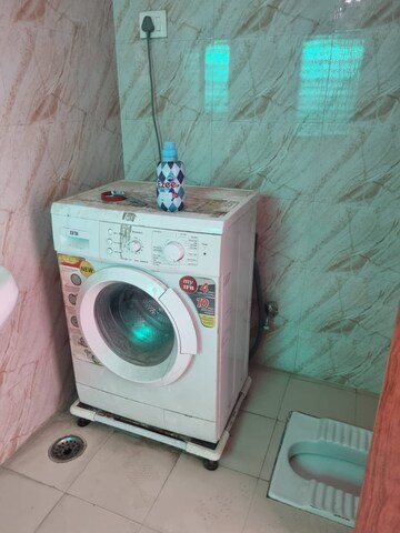 Bathroom in 3 BHK Apartment at Avadh Vihar Yojna – for Rent