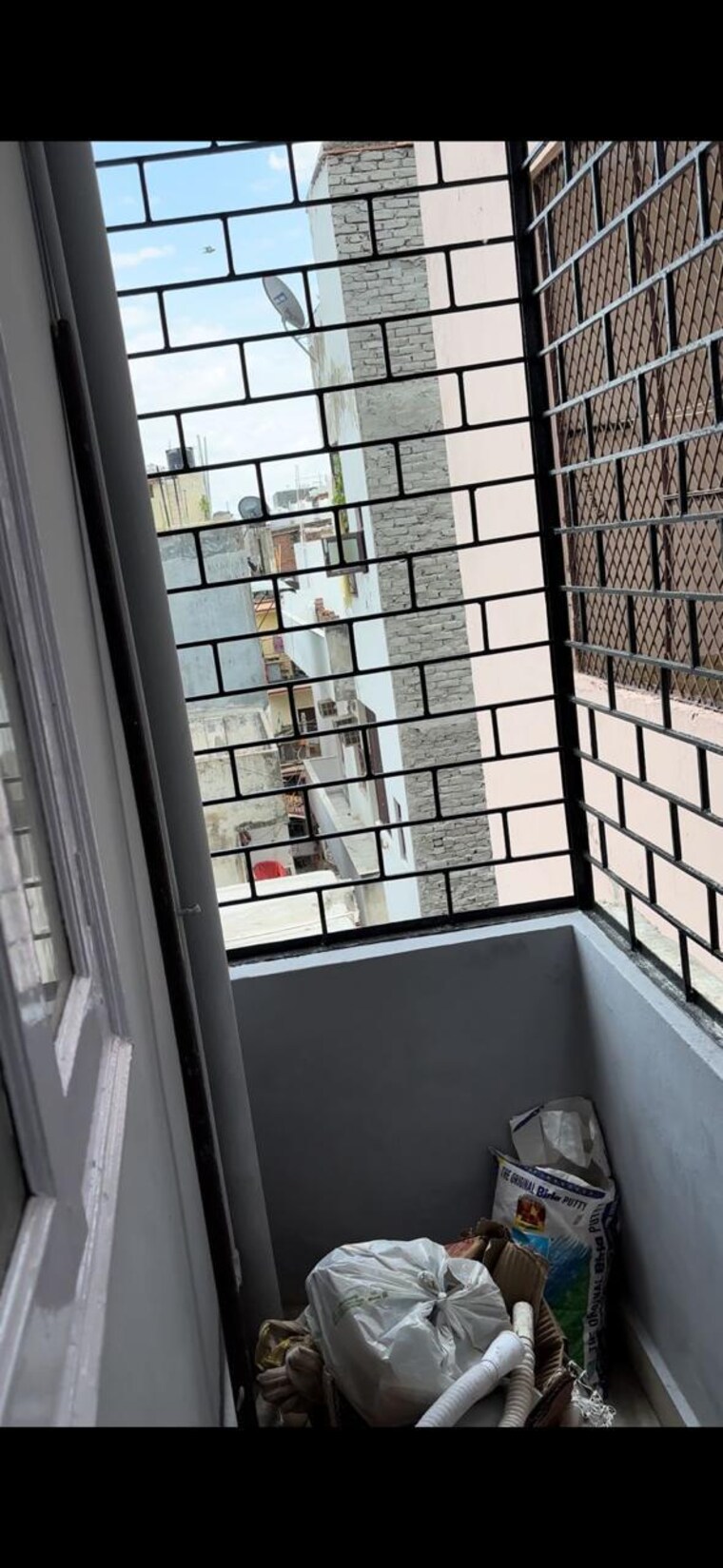 Balcony, khanpur 2 Bedroom 75 Sq.Yd. Builder Floor In Khanpur Delhi 8963046