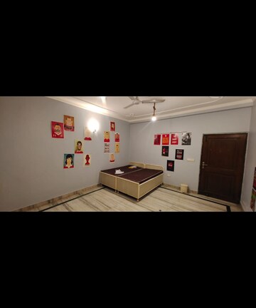 Room in 3 BHK Apartment at Saket – for Rent