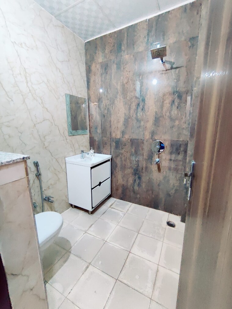 Bathroom, shakti khand iv 3 Bedroom 1120 Sq.Ft. Builder Floor In Shakti Khand iv Ghaziabad 8963129