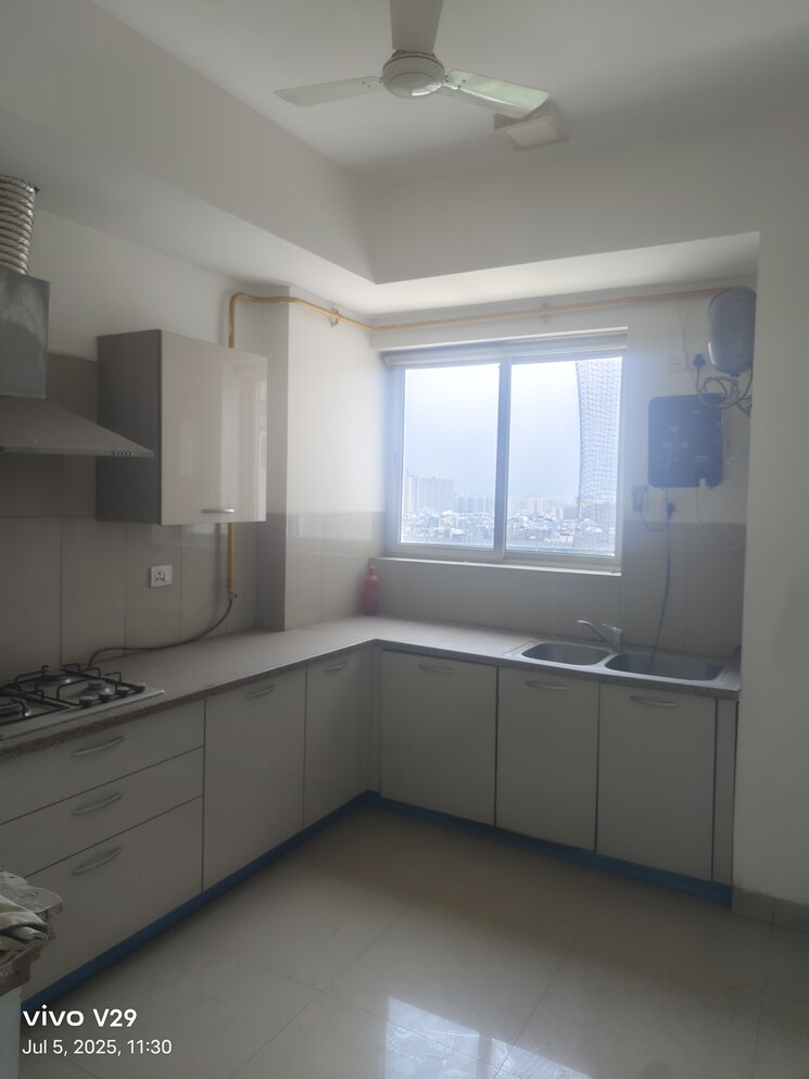 Kitchen, dlf-ridgewood-estate 4 Bedroom 3600 Sq.Ft. Penthouse In Dlf Phase iv Gurgaon 8963153