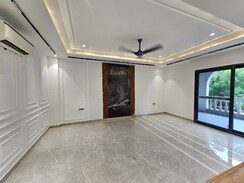 4 BHK + Servant Room Apartment For Sale in DLF The Summit