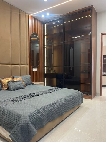 Bedroom in 4 BHK Apartment at Sector 60 – for Sale