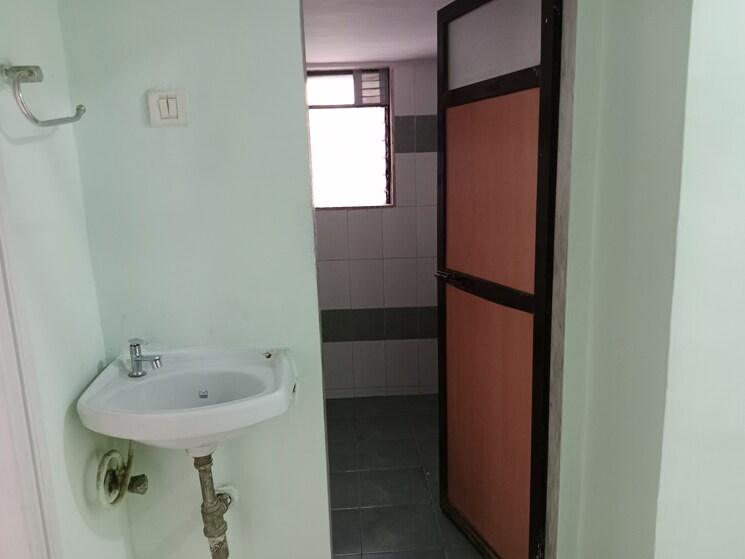 Bathroom, lok-upvan-apartment-phase-2 1 Bedroom 565 Sq.Ft. Apartment In Vasant Vihar Thane 8963209
