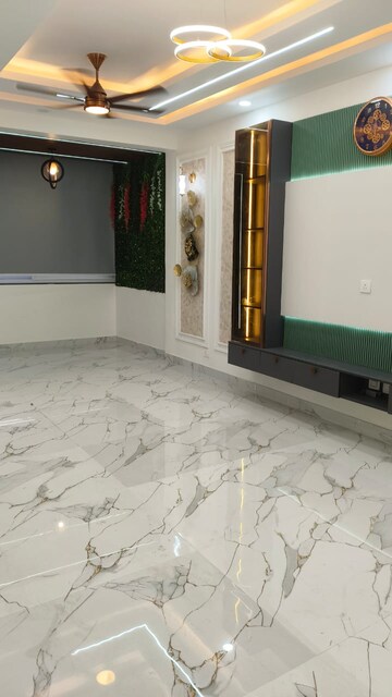 Room in 3 BHK Builder Floor at Ansal Sushant Apartments, Sushant Lok I – for Rent