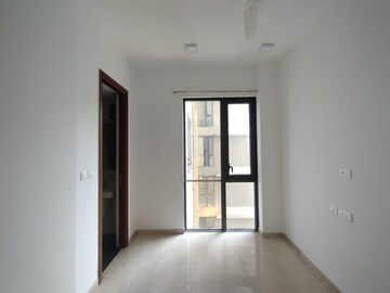 Room in 2 BHK Apartment at Lodha Kiara, Worli – for Rent