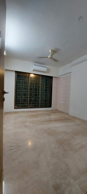 Room in 3 BHK Apartment at Lashkaria Empress, Andheri West – for Sale