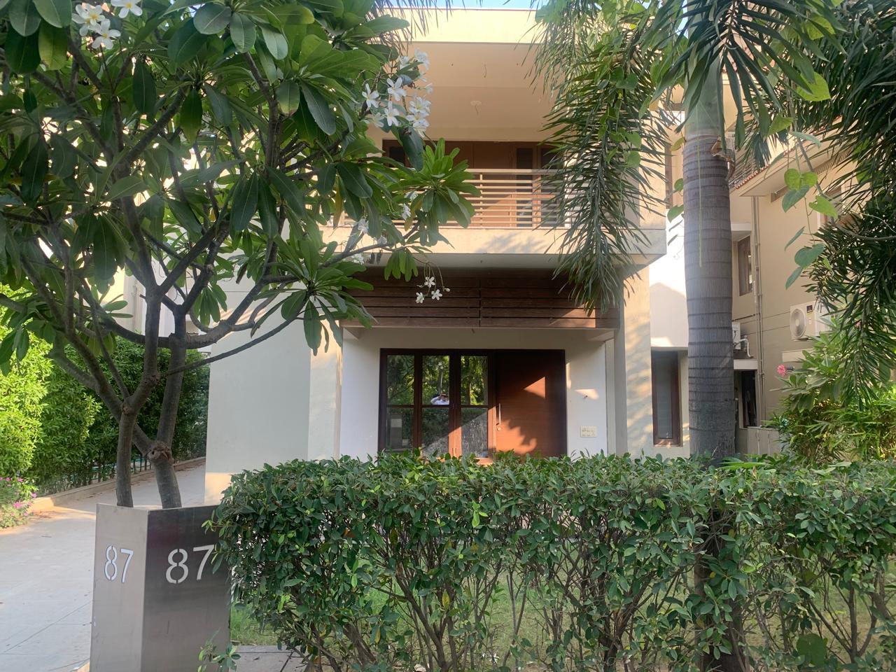 4 BHK + Pooja Room,Servant Room Villa For Sale in Supercity Joy