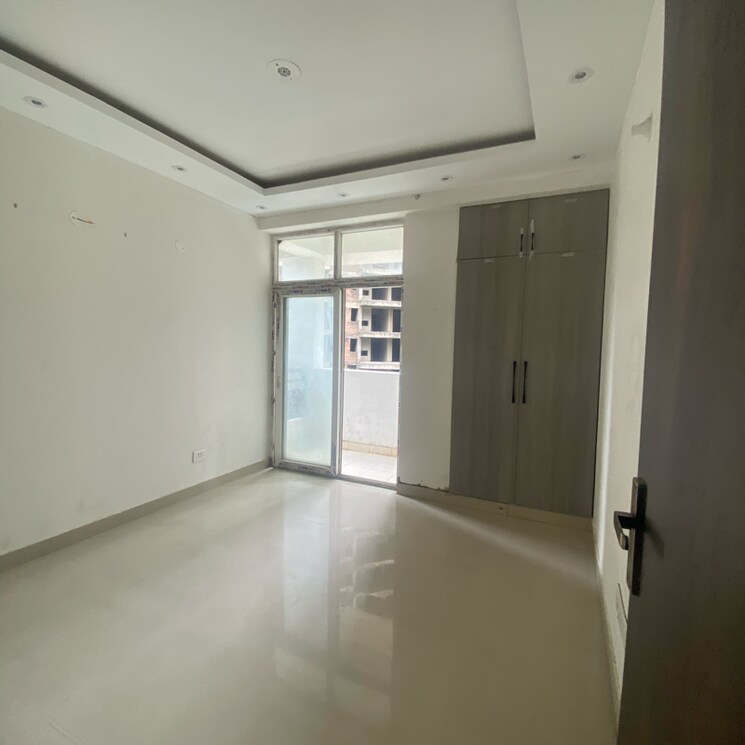 Room, sector 89 3 Bedroom 1500 Sq.Ft. Apartment In Sector 89 Faridabad 8963292