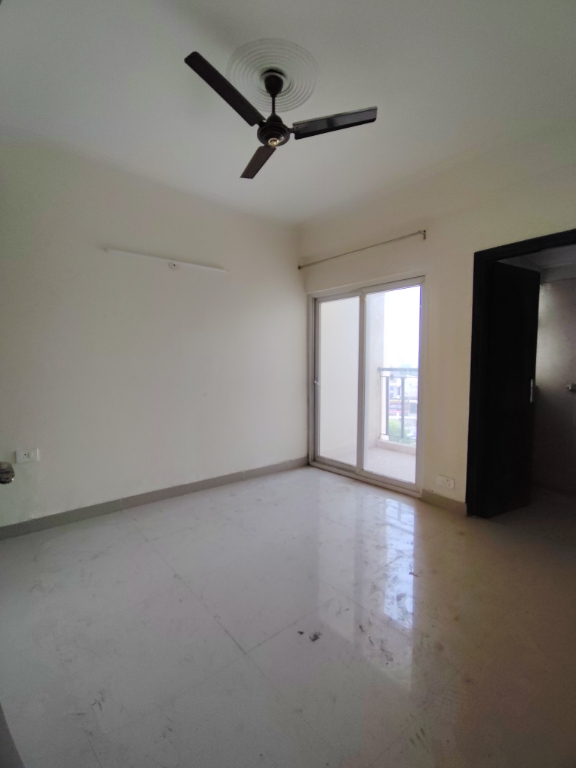 3 BHK Apartment For Sale in Amrapali Centurian Park