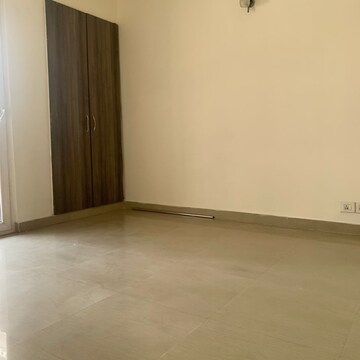 Room in 3 BHK Apartment at Ramprastha City The View, Sector 37d – for Rent