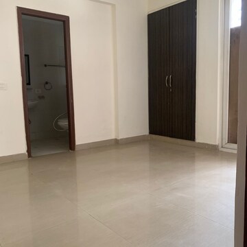 Room in 3 BHK Apartment at Ramprastha City The View, Sector 37d – for Rent