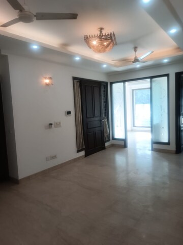 Room in 3 BHK Builder Floor at Chittaranjan Park – for Sale
