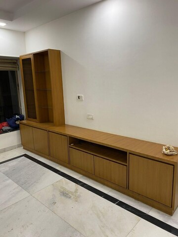 Room in 2 BHK Apartment at The Arcade, Cuffe Parade – for Rent