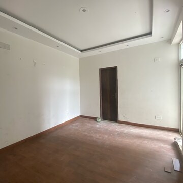Room in 3 BHK Apartment at Sector 89 – for Sale