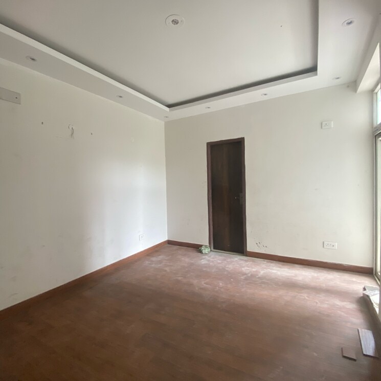 Room, sector 89 3 Bedroom 1500 Sq.Ft. Apartment In Sector 89 Faridabad 8963341