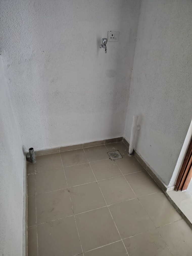 Bathroom, goel-ganga-utopia 2 Bedroom 1100 Sq.Ft. Apartment In Bavdhan Pune 8963335