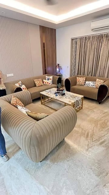 Living Room in 2 BHK Builder Floor at Sector 22 – for Rent