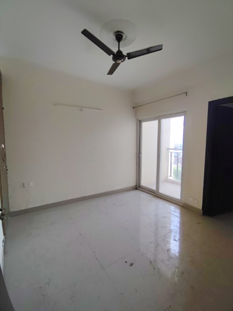Room, amrapali-centurian-park 3 Bedroom 1185 Sq.Ft. Apartment In Tech Zone 4 Greater Noida Greater Noida 8963346
