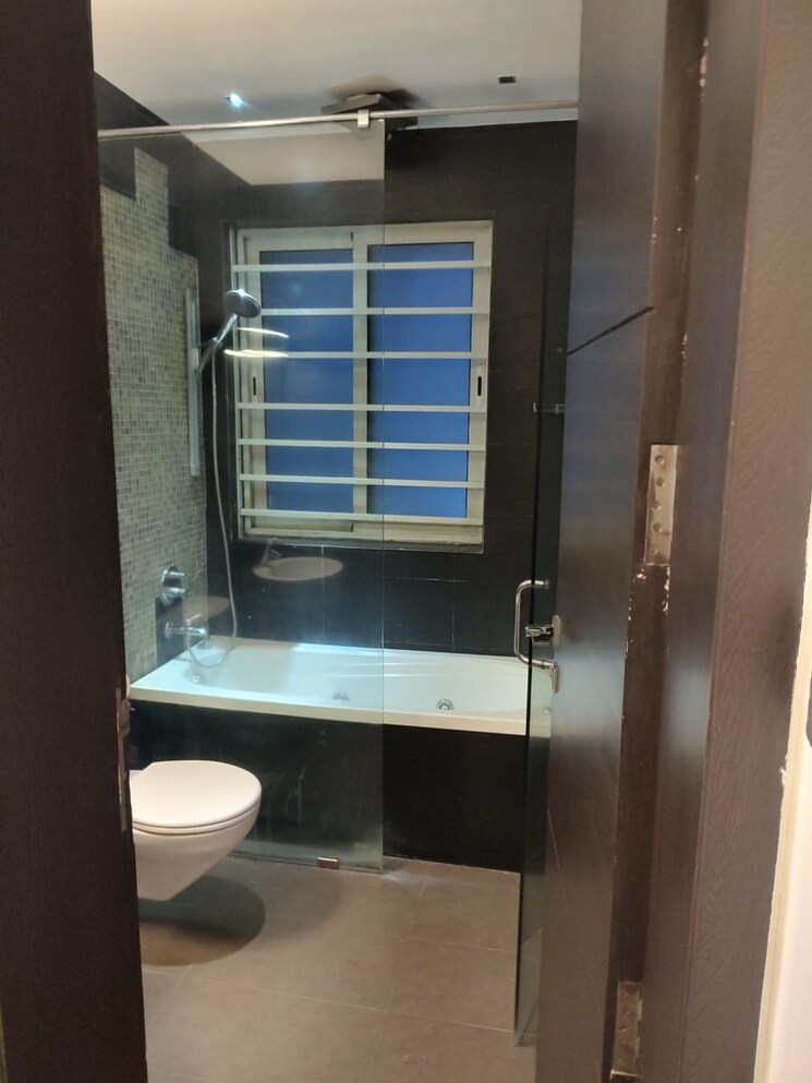 Bathroom, sheth-vasant-lawns 3 Bedroom 1162 Sq.Ft. Apartment In Laxmi Nagar Thane 8963350