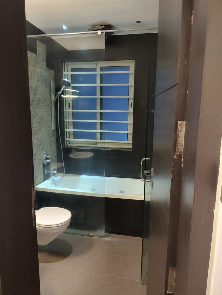 Bathroom, sheth-vasant-lawns 3 Bedroom 1162 Sq.Ft. Apartment In Laxmi Nagar Thane 8963350