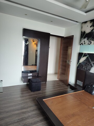 Furnished Amenities in 3 BHK Apartment at Sheth Vasant Lawns, Laxmi Nagar – for Sale