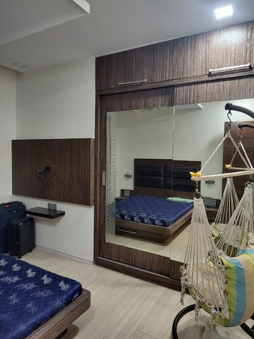 Room in 3 BHK Apartment at Sheth Vasant Lawns, Laxmi Nagar – for Sale